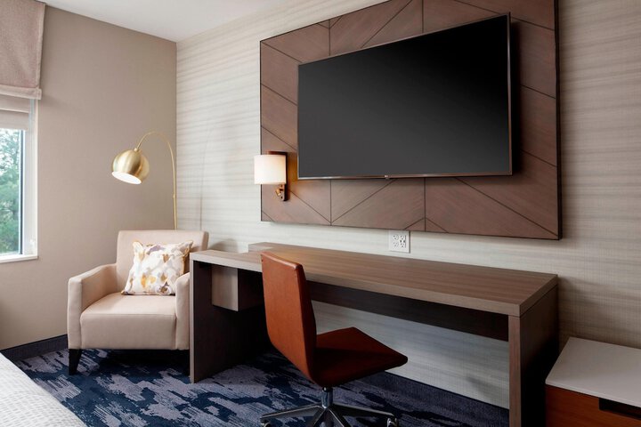 Room 18 of 32
