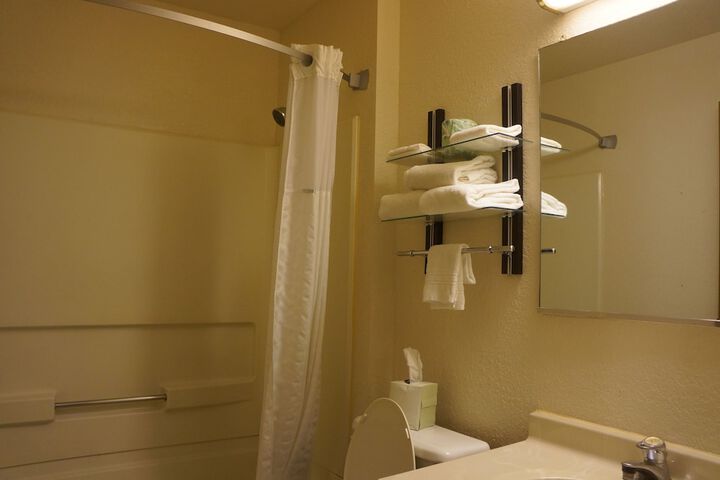 Room 30 of 43