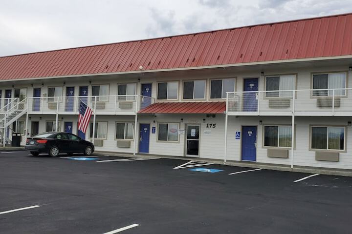 Motel 6 Baker City OR