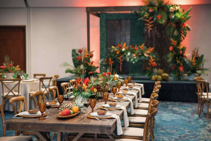 Ballroom/Hall 207 of 242