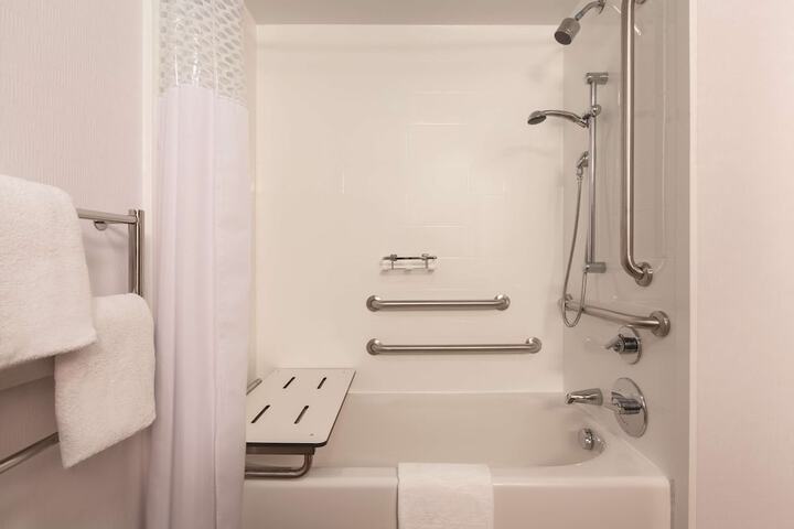 Room 8 of 24