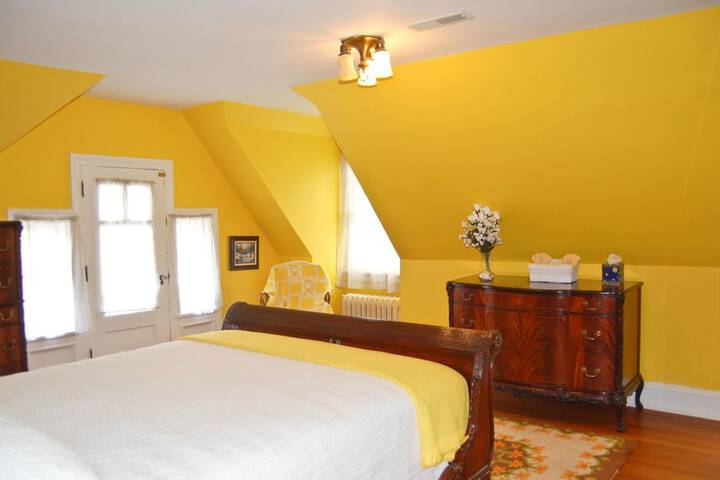 The Albanus Phillips Inn