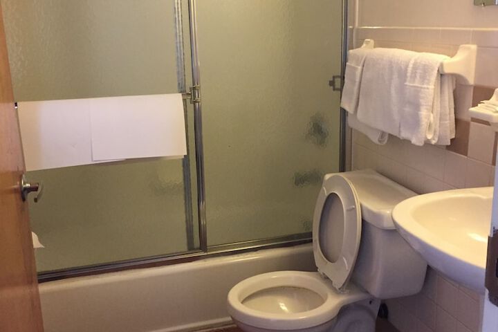 Room 9 of 19