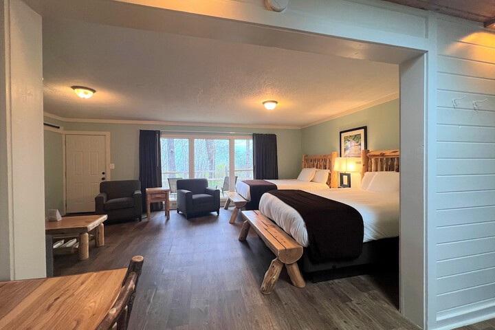 Room 26 of 77