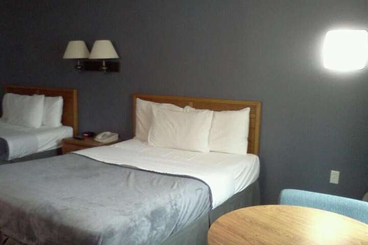 Room 25 of 39