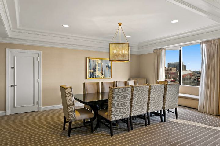 Room 40 of 72