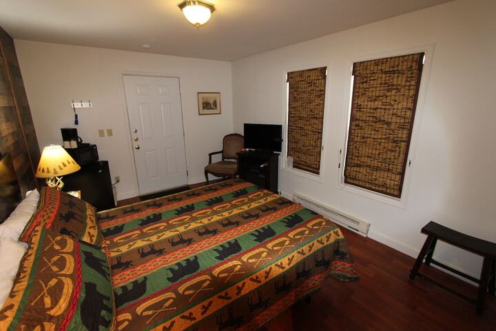 Alexanders Lodge