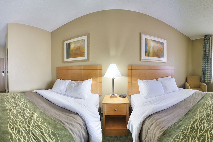 Comfort Inn Morris I-80