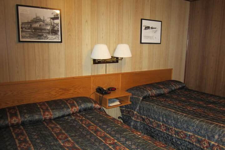 Room 28 of 48