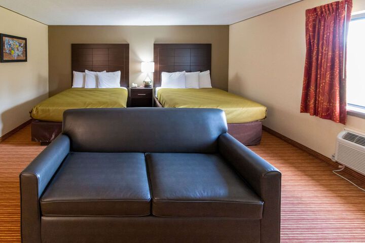 Room 14 of 34