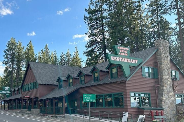 Zephyr Cabin 3 Bedroom Home by RedAwning