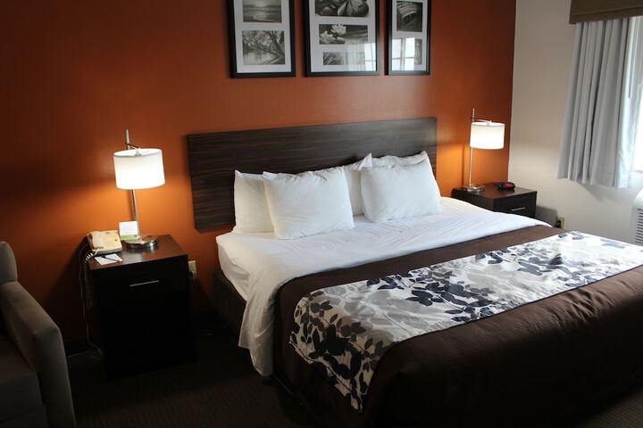 Sleep Inn & Suites North Liberty - Liberty City