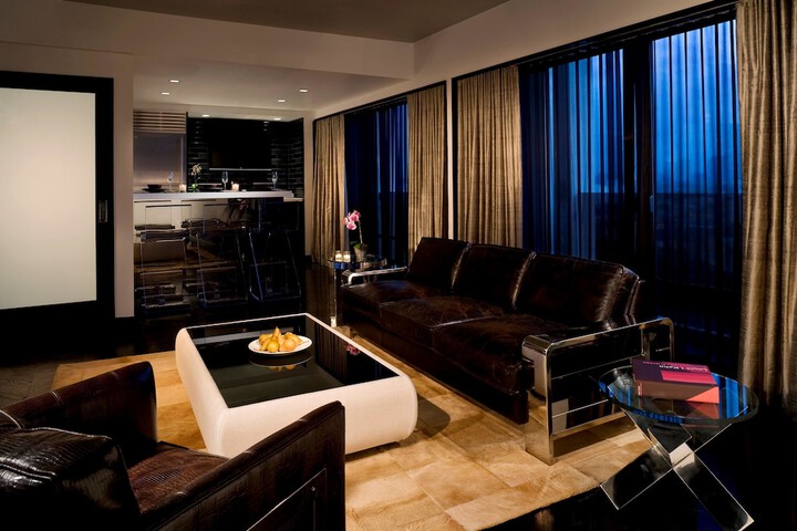 Room 10 of 46