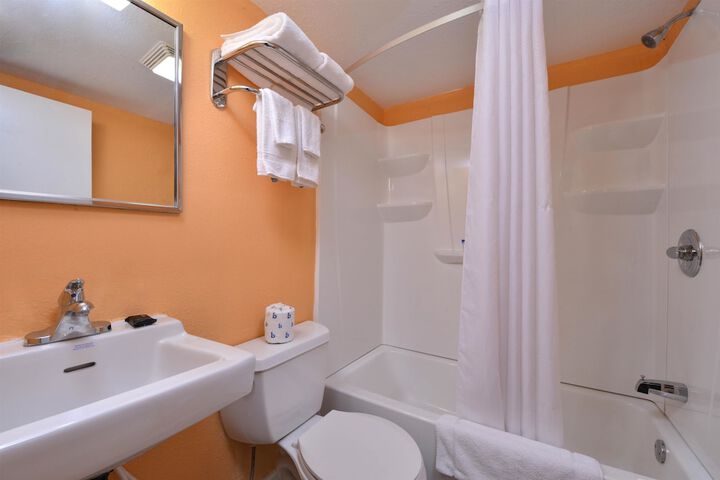 Room 12 of 20