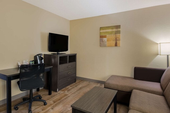 Room 18 of 34