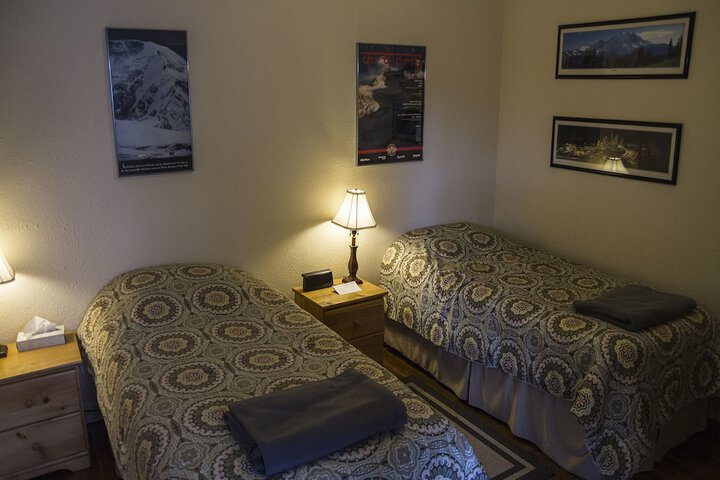 Whittakers Motel & Historic Bunkhouse