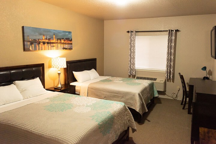 Room 10 of 19