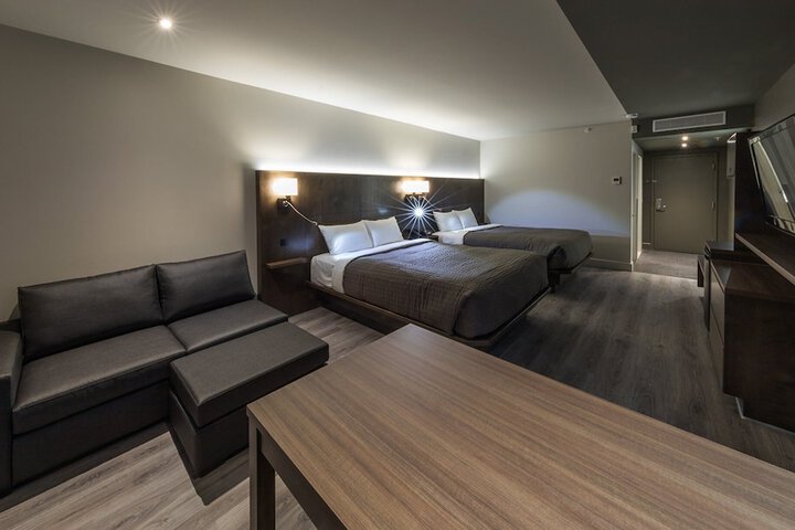 Room 52 of 107