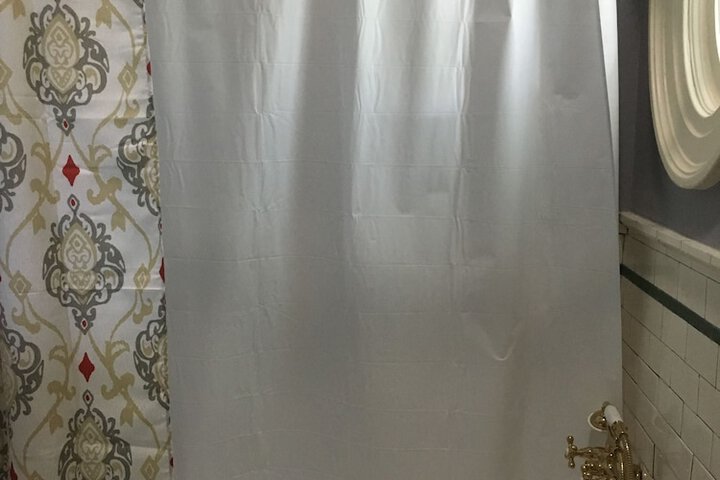 Room 21 of 38
