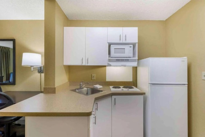 Studio 6 Suites Seattle Kent WA