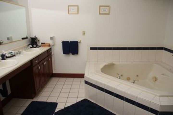 Brightwood Inn