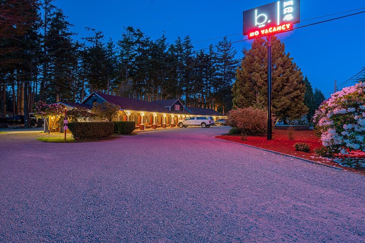 b.side motel + rv
