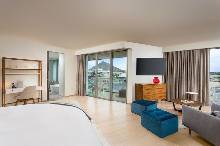 Room 82 of 150