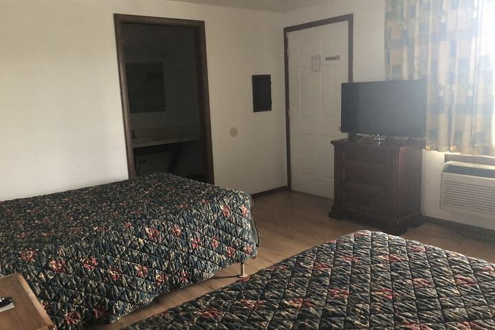 Room 28 of 37