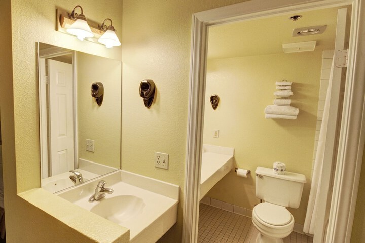 Room 44 of 91