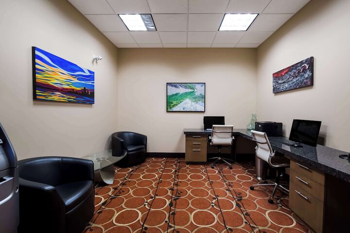 Business Center 86 of 88