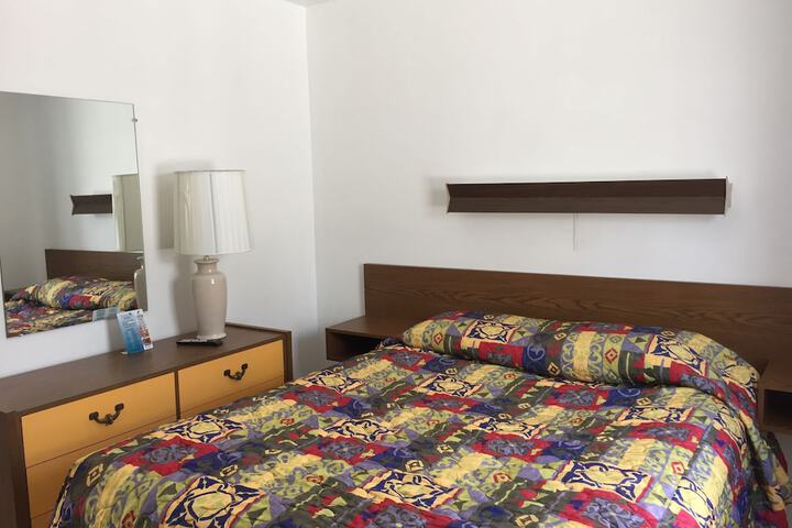 Room 13 of 36