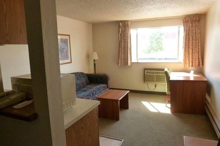 Room 11 of 17