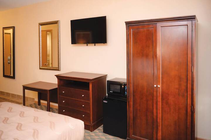 Quality Inn & Suites Ames Conference Center Near ISU Campus