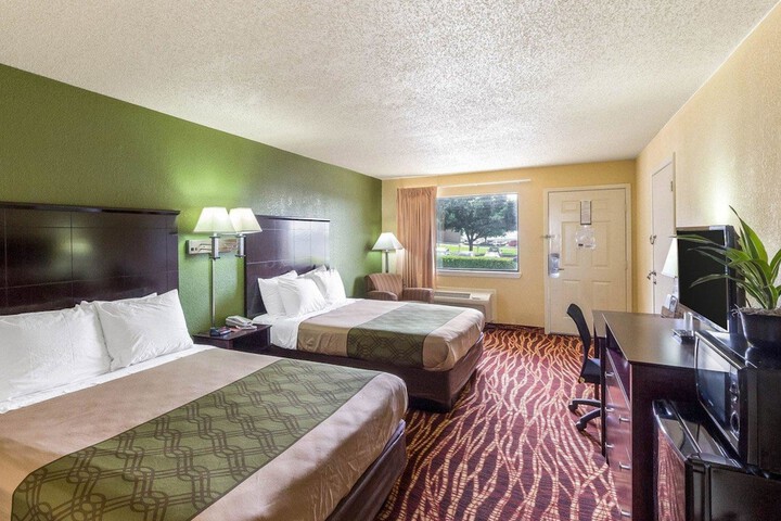 Room 17 of 36