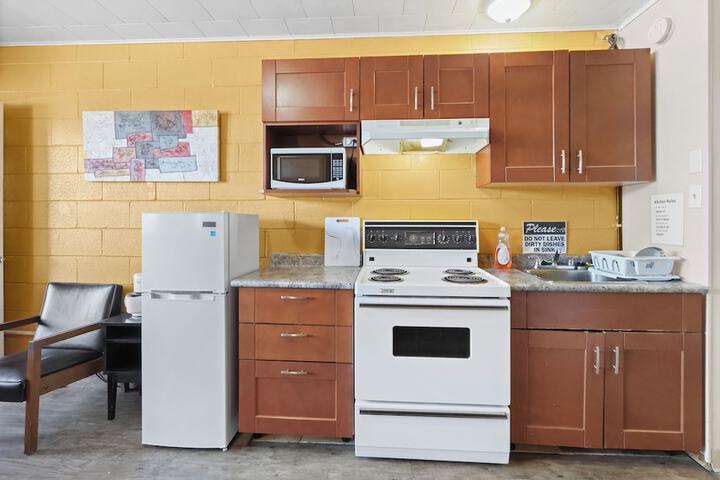 Dauphin Inn Express
