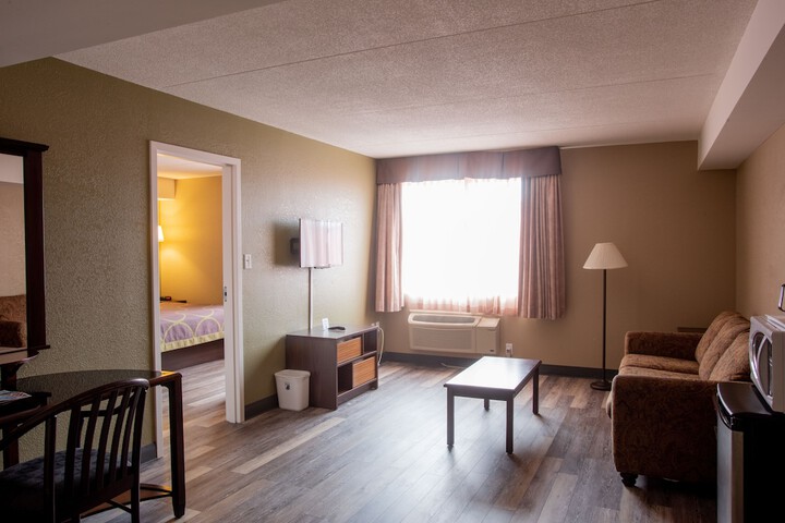 Room 12 of 19