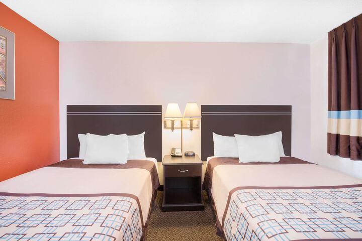 Room 21 of 32