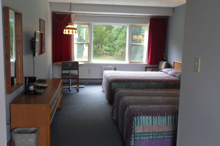 Room 17 of 40