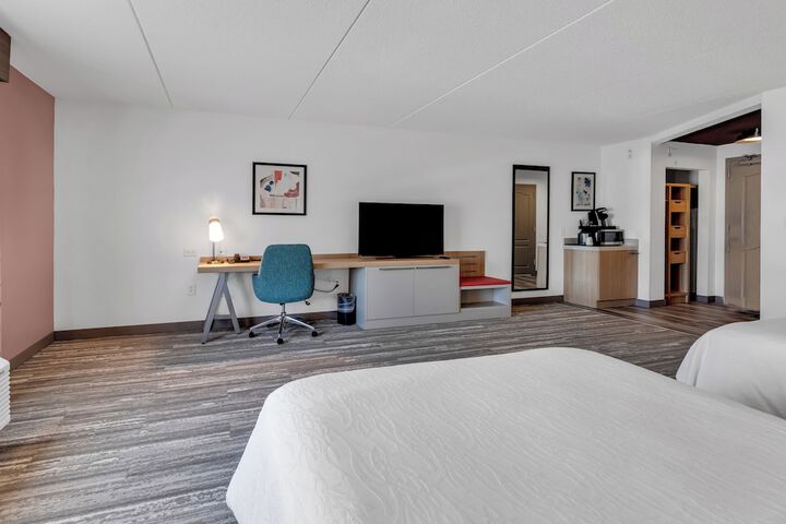 Room 13 of 44
