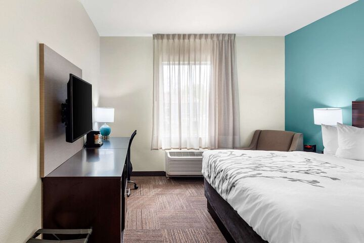Room 15 of 32