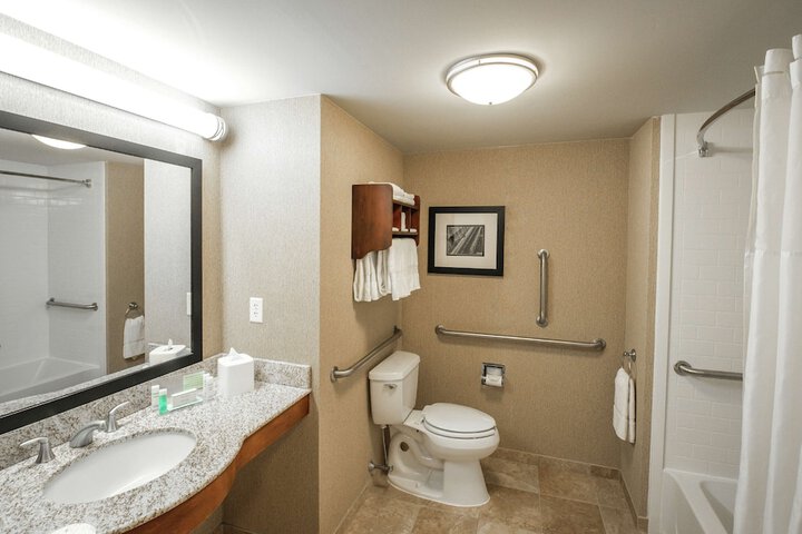 Room 7 of 32