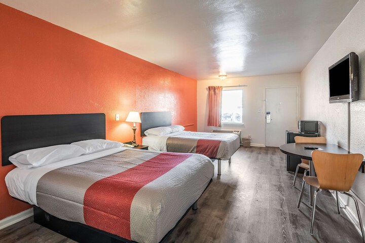 Motel 6 Portsmouth VA