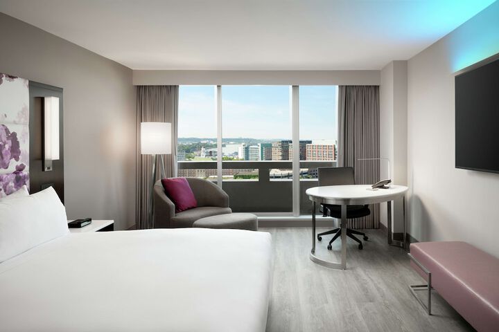 Room 64 of 103