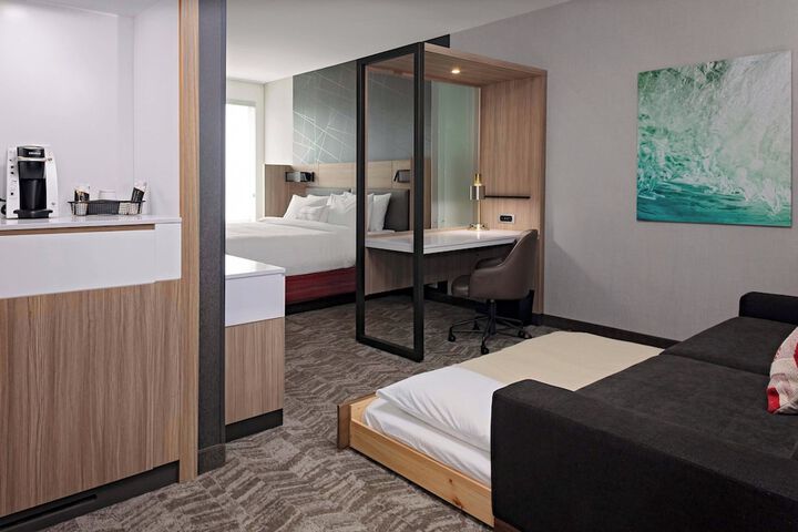 Room 13 of 24