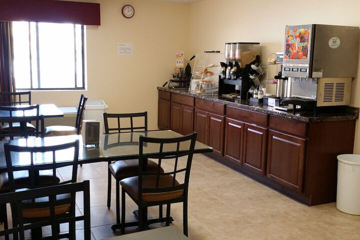 Breakfast/Coffee Service 40 of 47