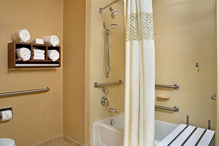 Hampton Inn & Suites Pittsburgh-Meadow Lands