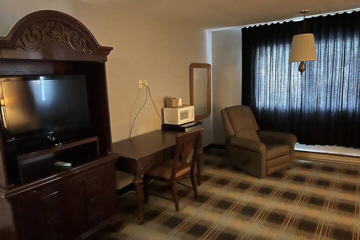 Room 16 of 26