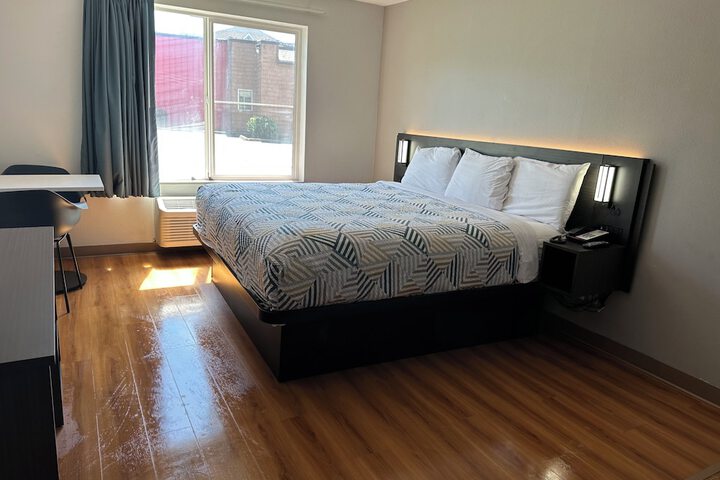 Room 18 of 52