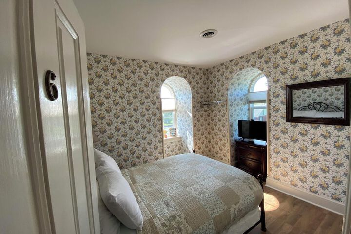 Room 22 of 34