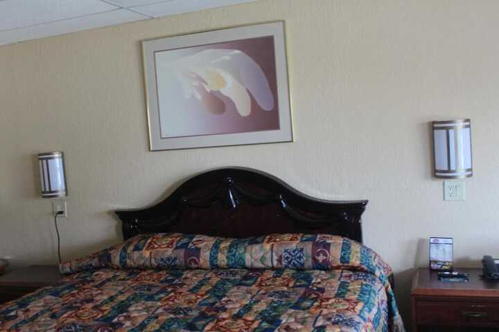 Room 11 of 21